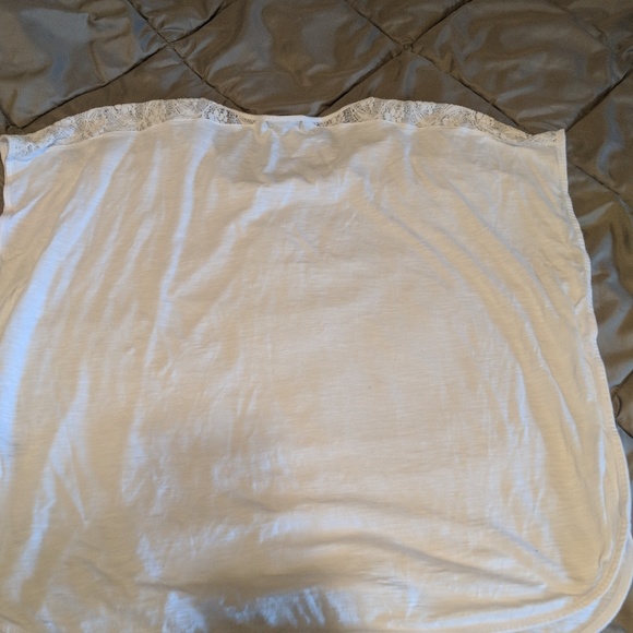 White shirt with lace shoulders Xxl size 18 -20 - Picture 3 of 4
